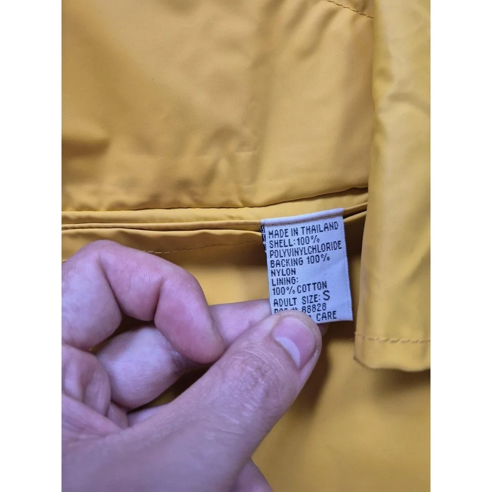 VTG Marlboro Unlimited Gear Men's Reversible Yellow Rain Jacket Men's Small
